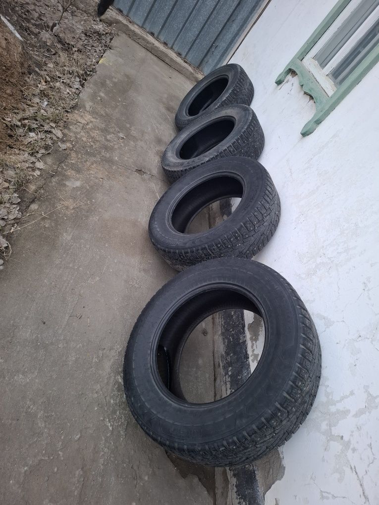 Продам шины зимние