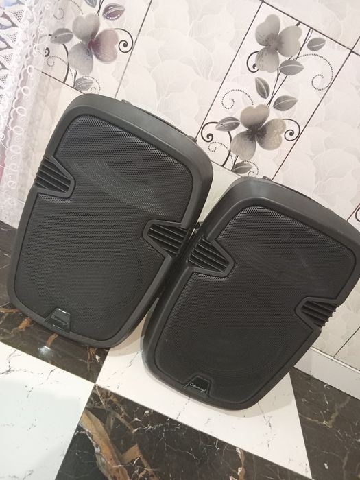 Vând boxe in stare foarte buna mai multi detail la telefon