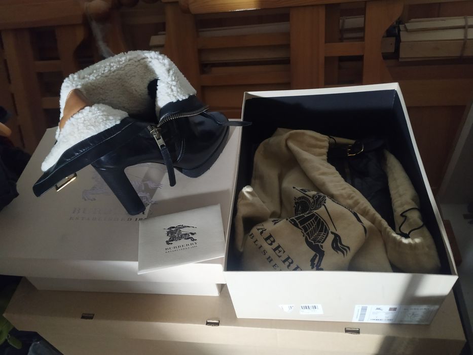 Burberry,зимние сапоги женские,новые.