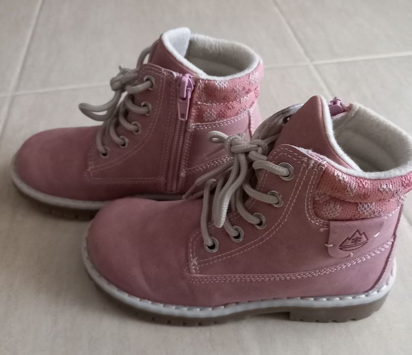 Vând ghete mărime 29