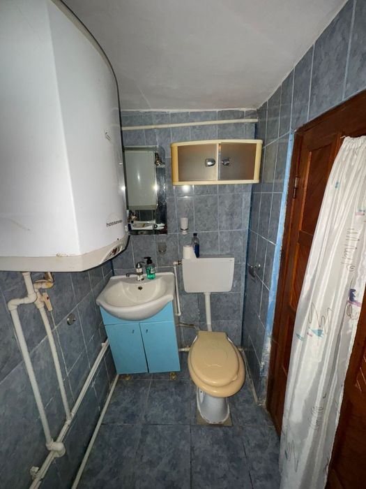 Vând casă în Lupeni cu teren de 2619mp sau schimb cu apartament