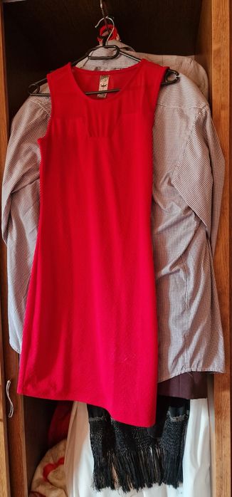 Vand rochite scurte elegante marimea S