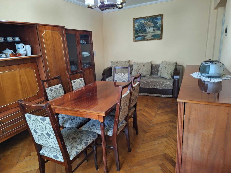 vând apatrament 3 camere