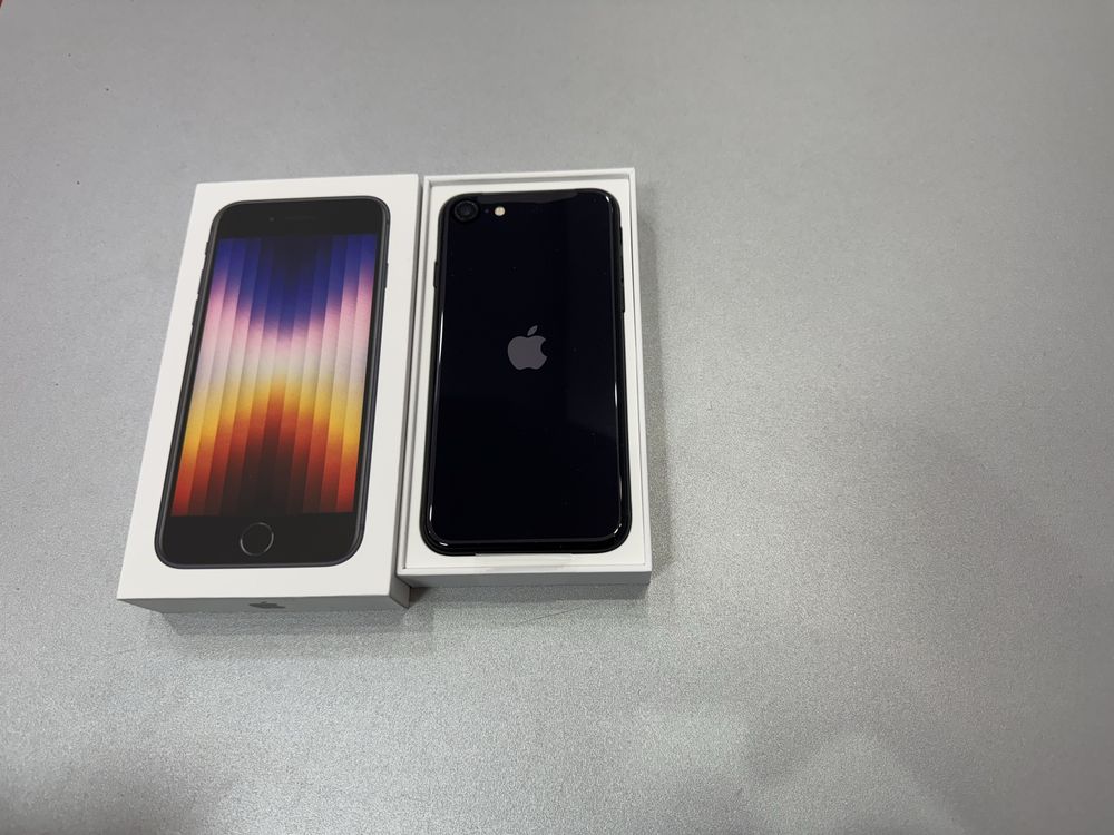 Iphone SE3, 2022, 64 gb, Midnight, nou la cutie