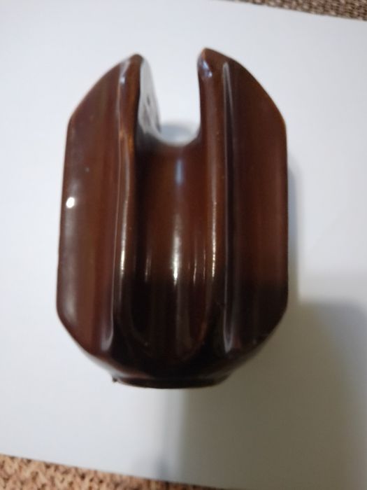 Изолатор за антени