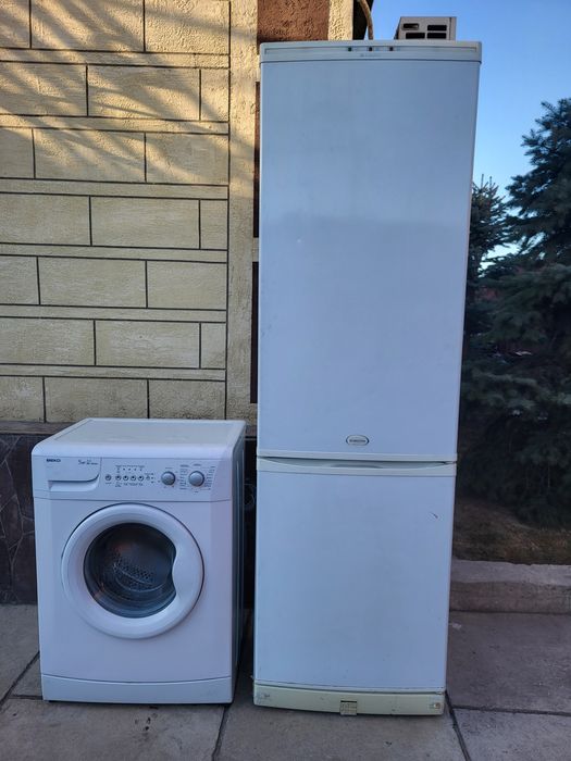 Холодильник высокий Аристон