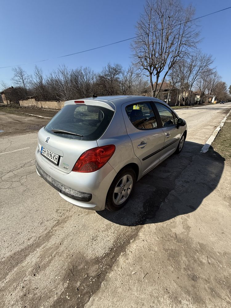 Peugeot 207 1.6.  .