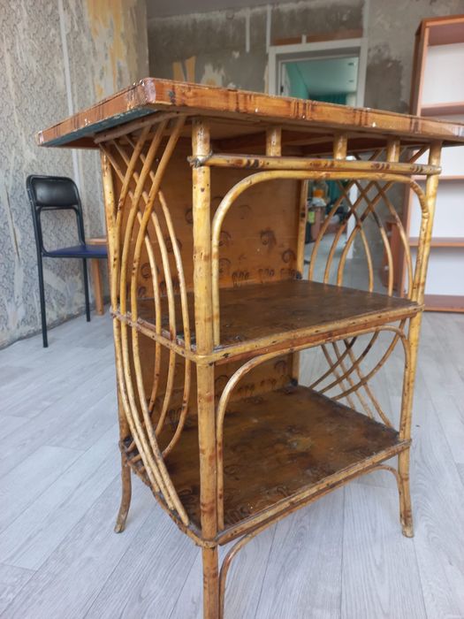 Продам этажерку.