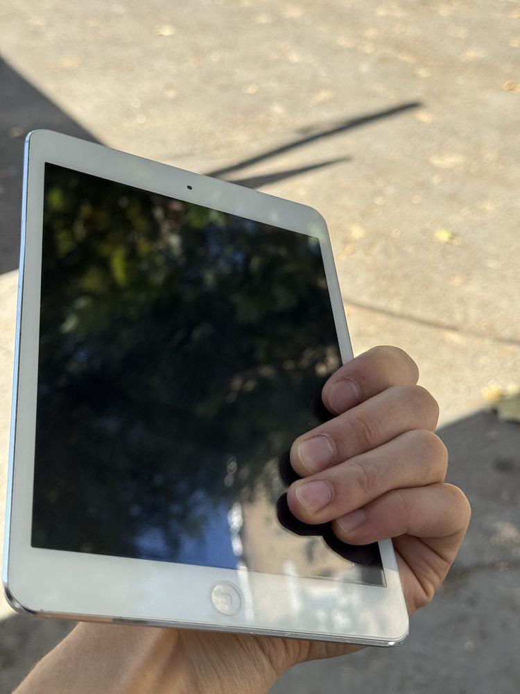 Ipad mini sotiladi