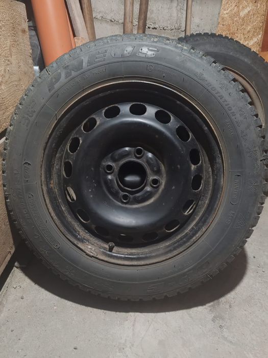 Vând anvelope iarna 195/60 r15
