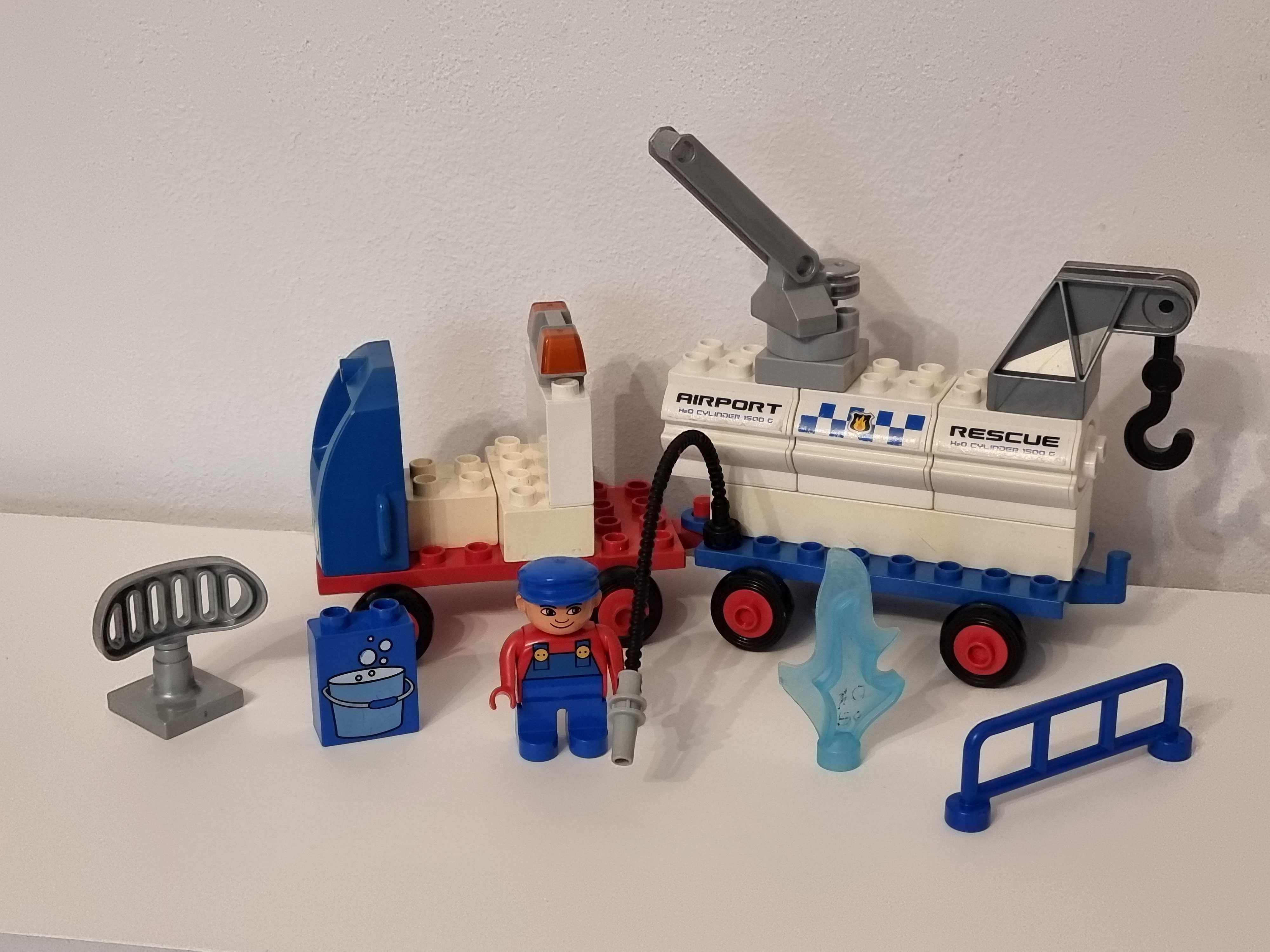 Masina de interventie si pompieri Lego Duplo