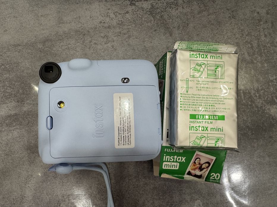 Продаётся Instax mini 12