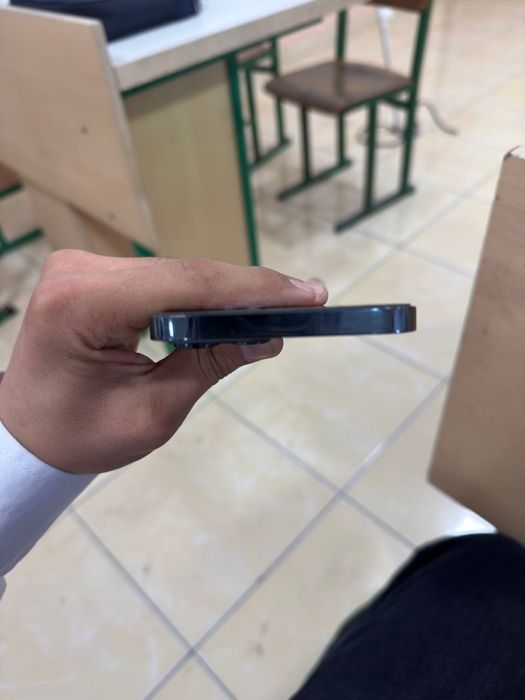 Iphone 12 pro max sotiladi