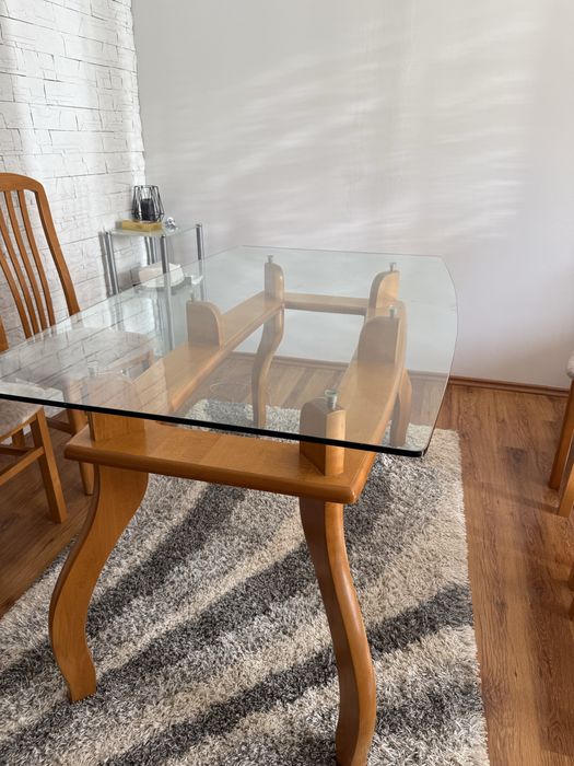 Трапезна маса