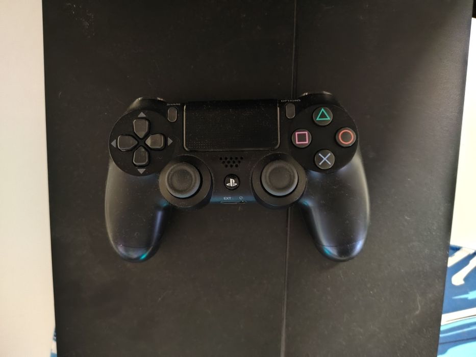 Playstation    4