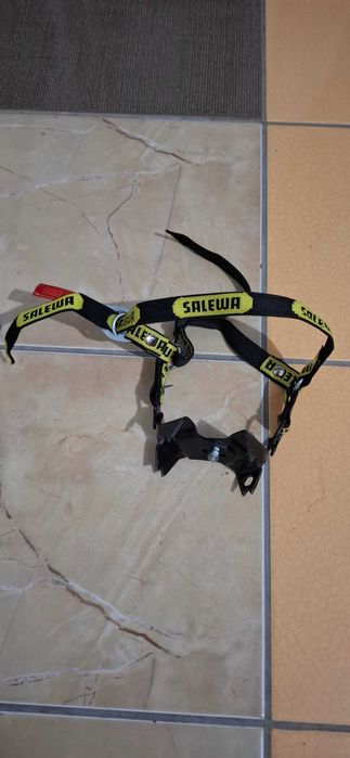 Semi-Coltari/gherute/crampoane Salewa pt zapada/gheata cu husa inclusa