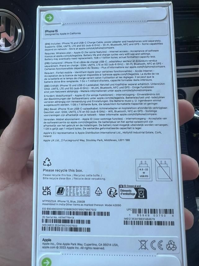 Vând iPhone 15 256 GB