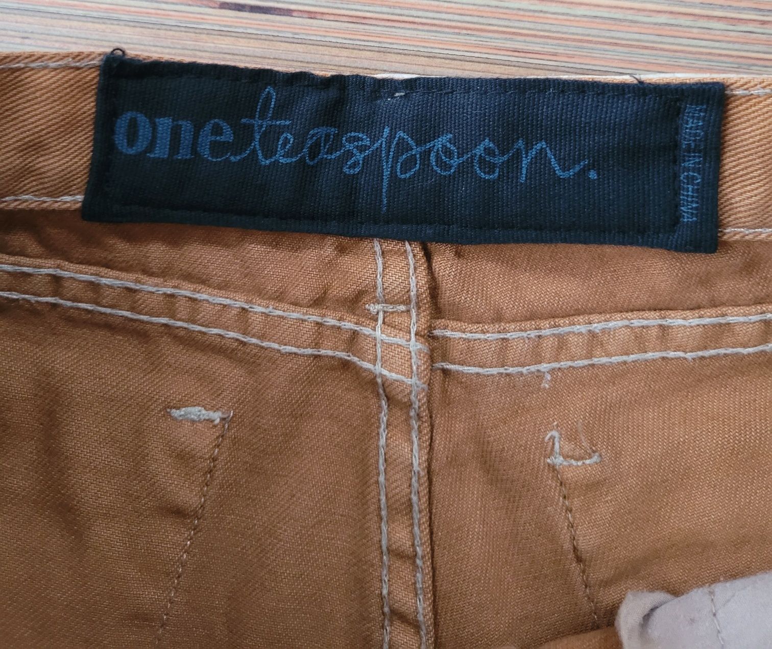 Pantaloni scurți Oneteaspoon