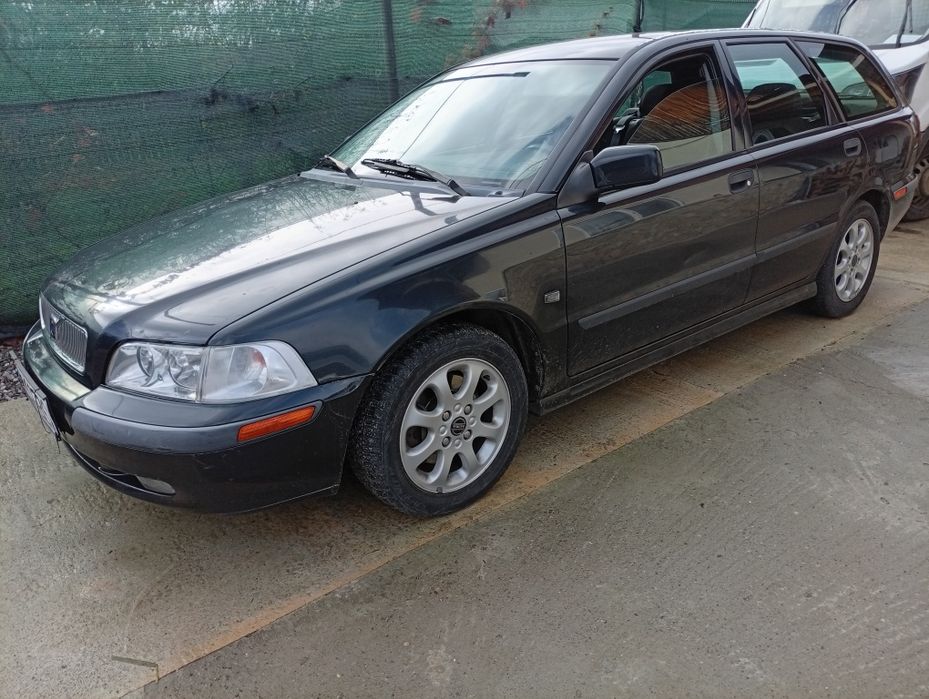 Se vinde Volvo v40 2001