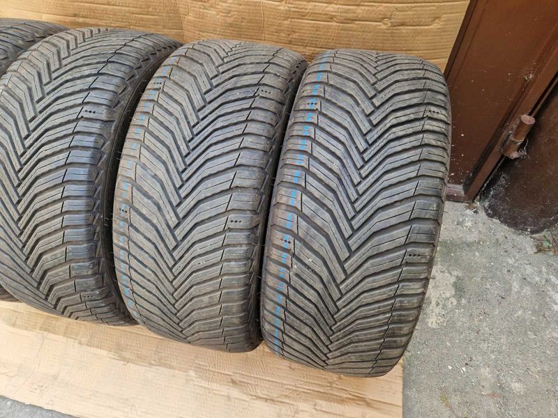 4 Michelin R18 235/40
всесезонни гуми 
DOT2422