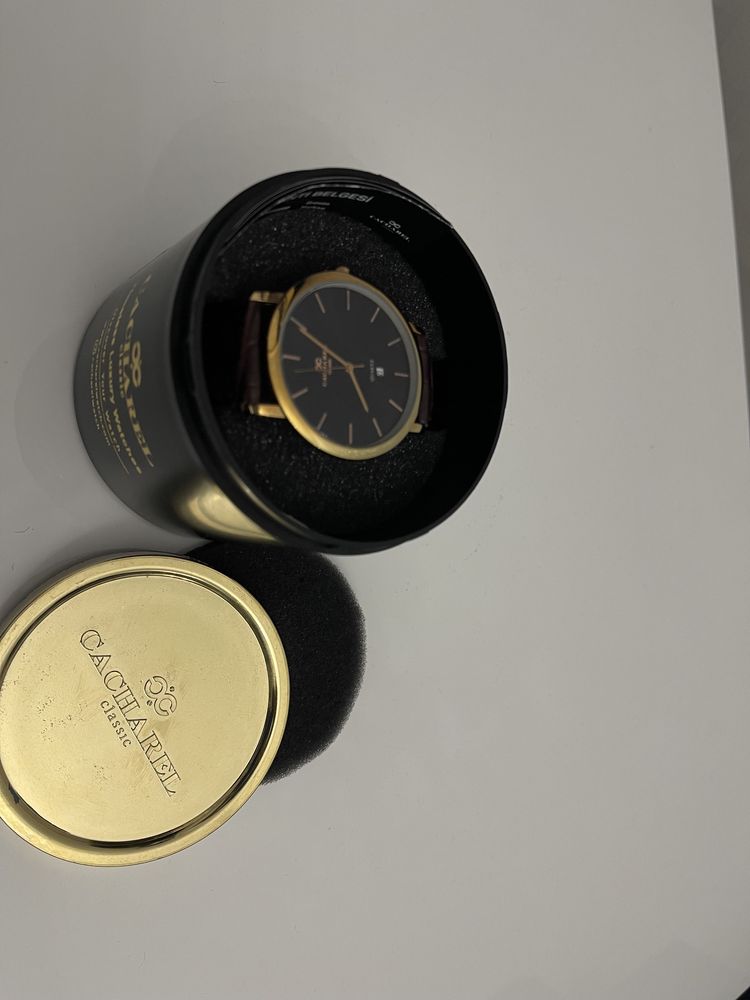 Мужские наручные часы бренда Cacharel