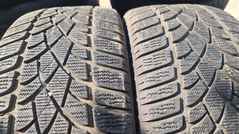 255 35 20 Dunlop 2 anvelope iarna ca noi