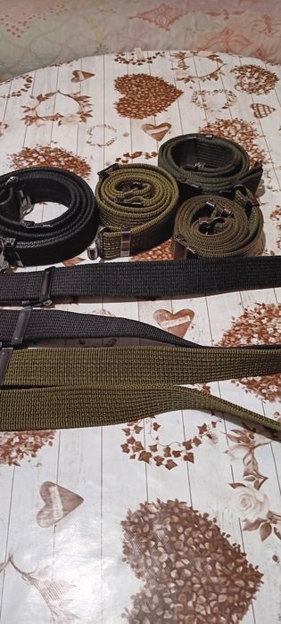 Продавам чисто нови Военни колани  зелени и черни  15лв на бройката