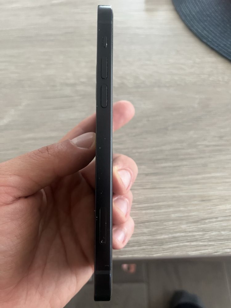 Iphone 12 64GB черен