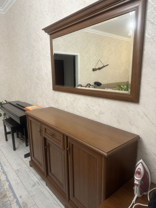 Камод с зеркалом
