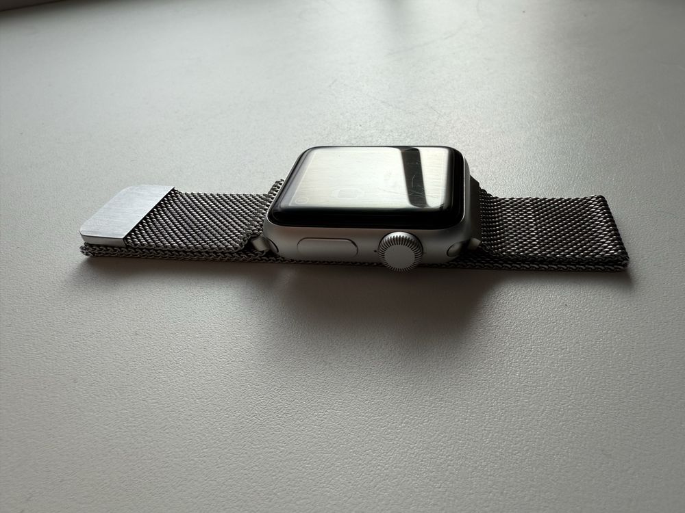 Часы Apple Watch Series 3