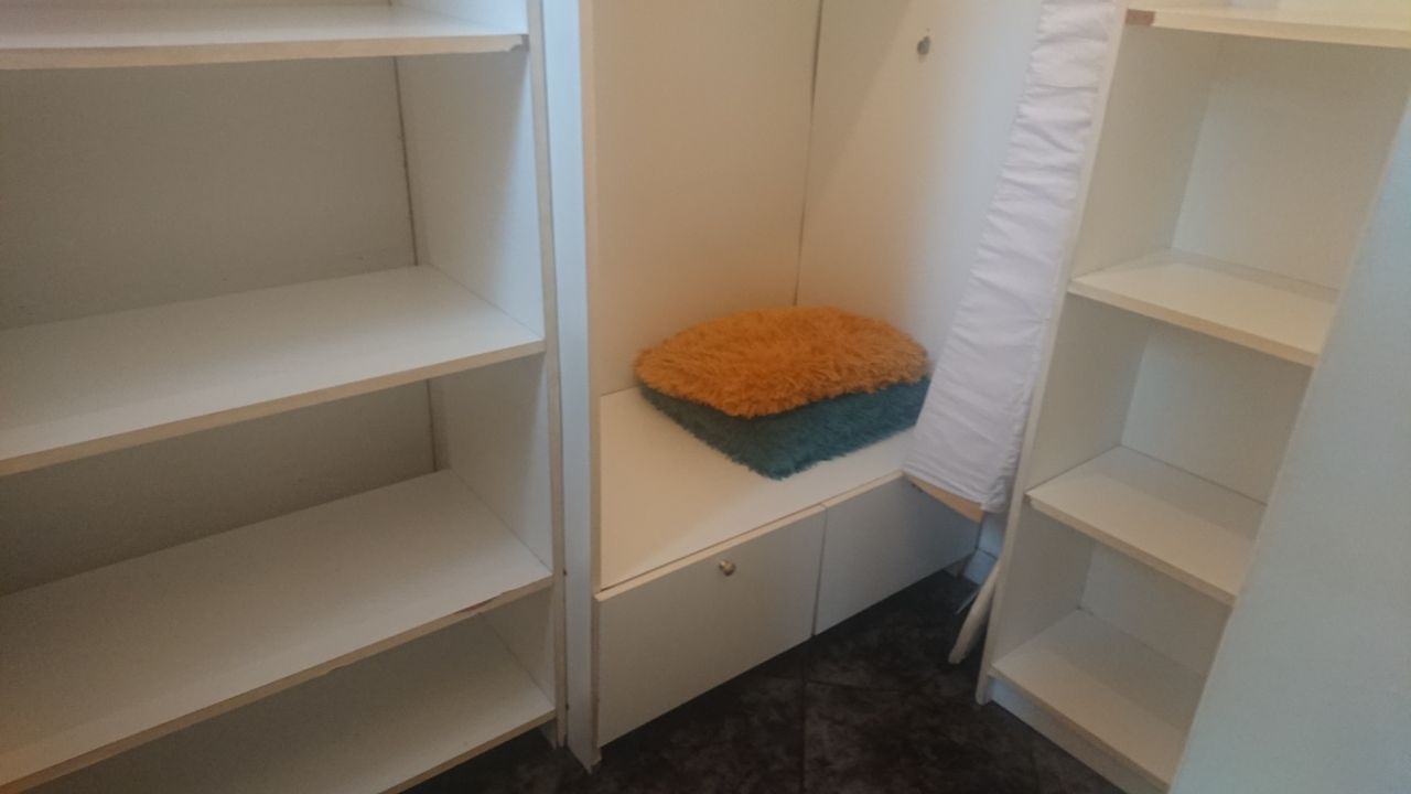 Дава се под наем Тристаен апартамент в София, Гоце Делчев - 150 кв.м за 708.9 € - Снимка #17