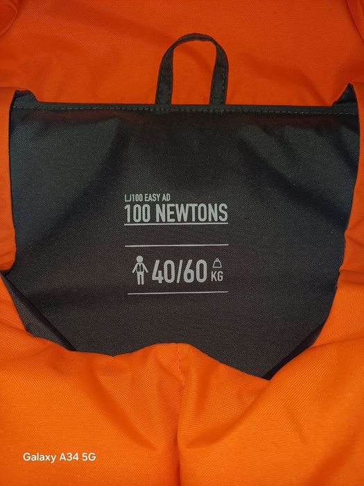 Vând Vestă pentru înot