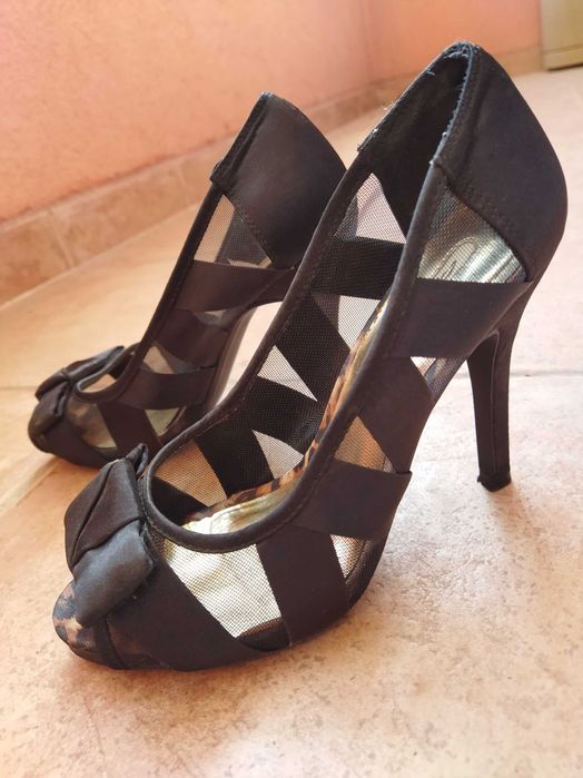 Дамски обувки с ток