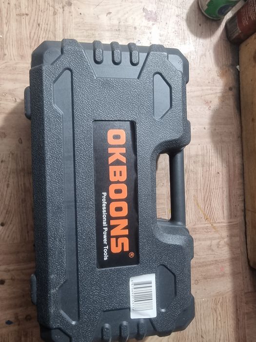 Se vinde mini ferastrau electric nou