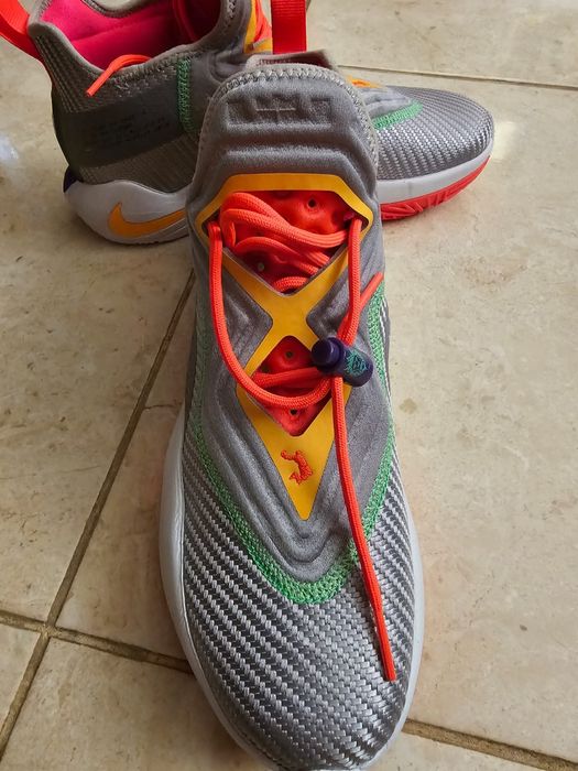 Nike LeBron nr 40 noi