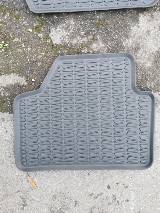 Bmw X1 E84 Presuri cauciuc + tavita portbagaj