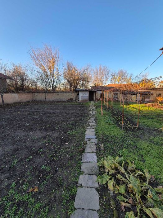 Продавам къща в село Янтра, общ. Горна Оряховица