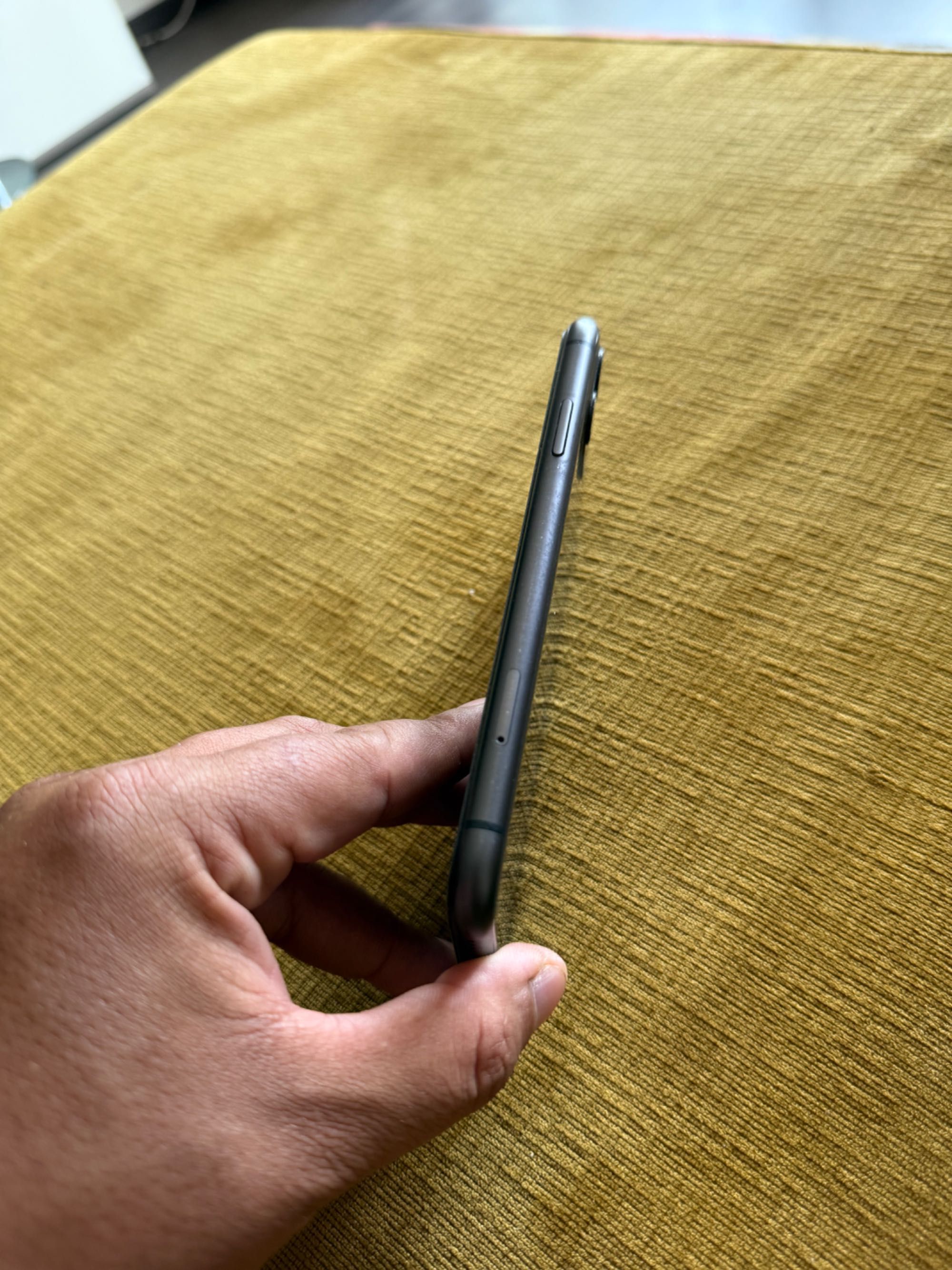iPhone 11 64гб черен