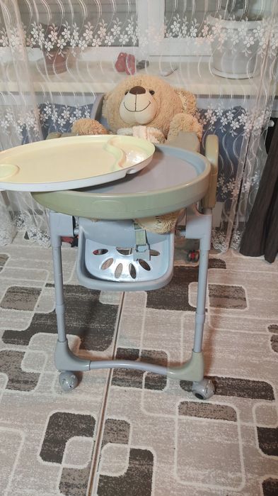 Продам стульчик для кормления