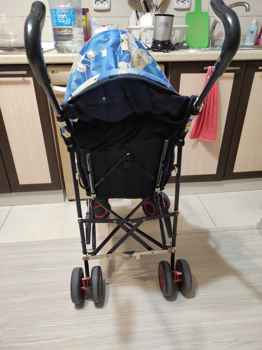Продаю детскую коляску с регулировками положения спинки с аммортизатор