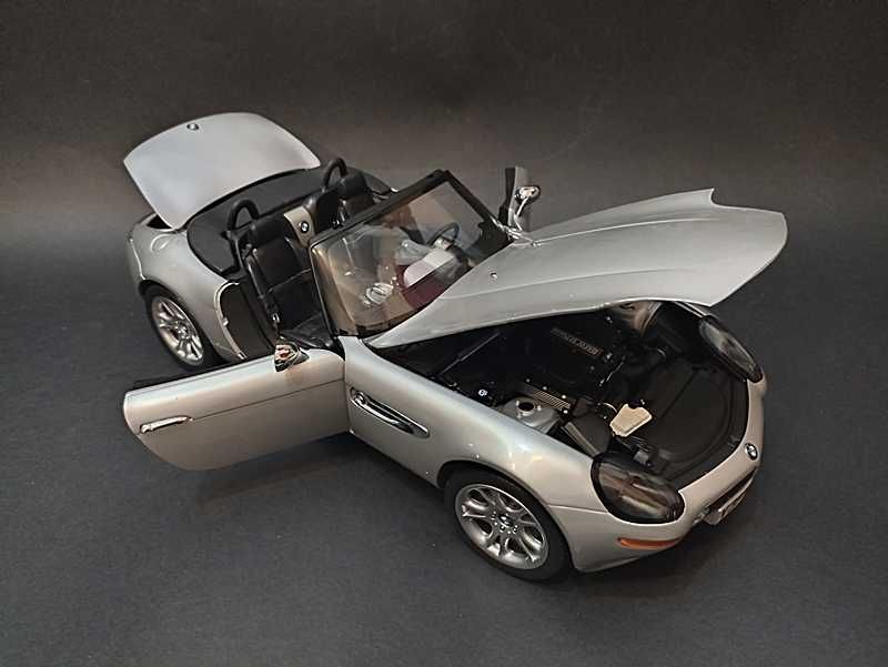 Macheta Kyosho 1:12, BMW Z8 James Bond