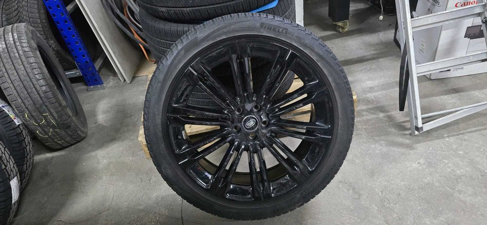 Vand doua seturi de jante cu anvelope Allseason LanRover 285/40 R23