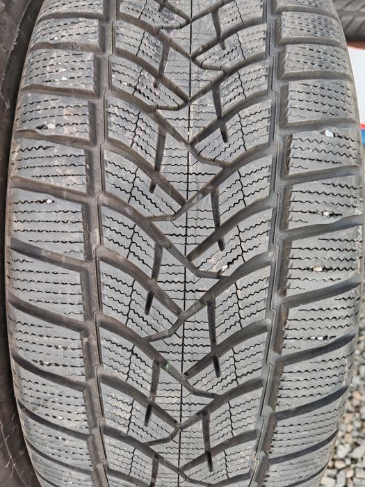 Vând anvelope second hand.