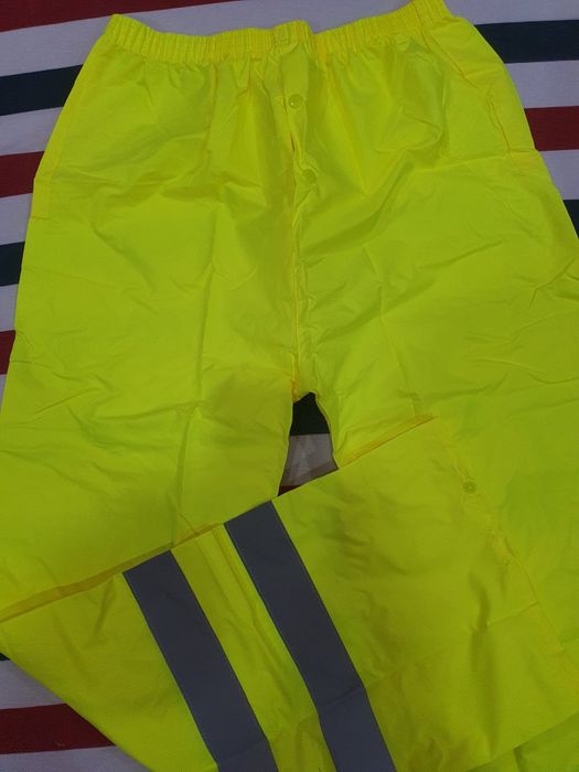 Чисто нов комплект дъждобран / работно облекло