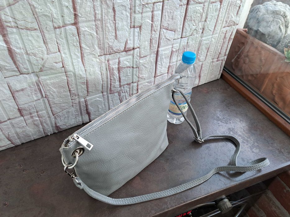 дамска малка чанта,Нова,сива-естествена кожа