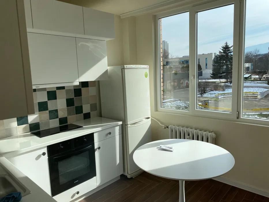 Дава се под наем Двустаен апартамент в София, Зона Б-5 - 90 кв.м за 650 € - Снимка #4