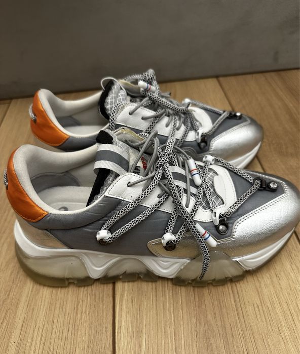 Сиви маратонки Bambi