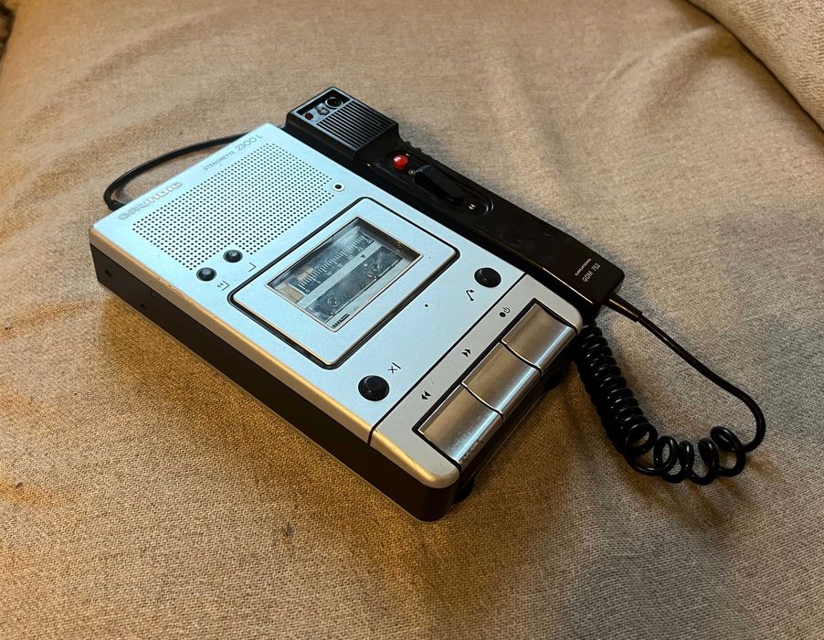 Dispozitiv de redare si inregistrare Grundig Stenorette 2300 L