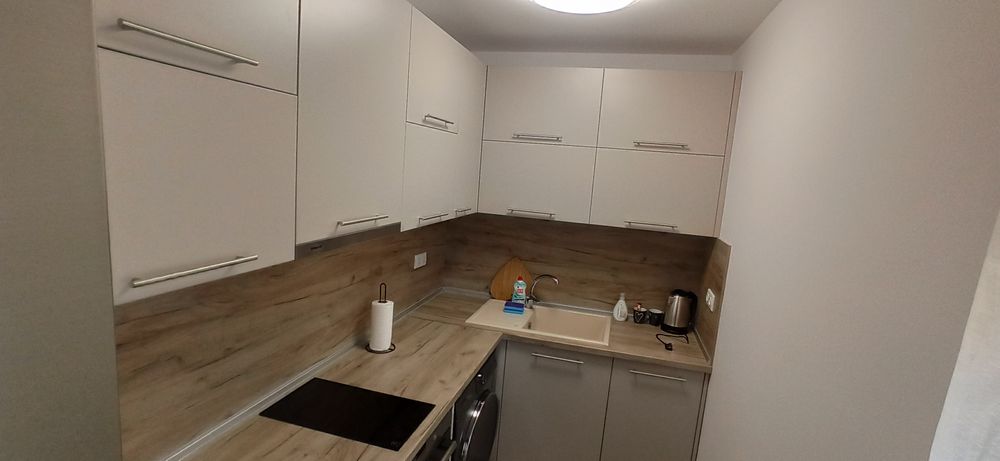 Дава се под наем Двустаен апартамент в Варна, Колхозен пазар - 60 кв.м за 510 € - Снимка #1