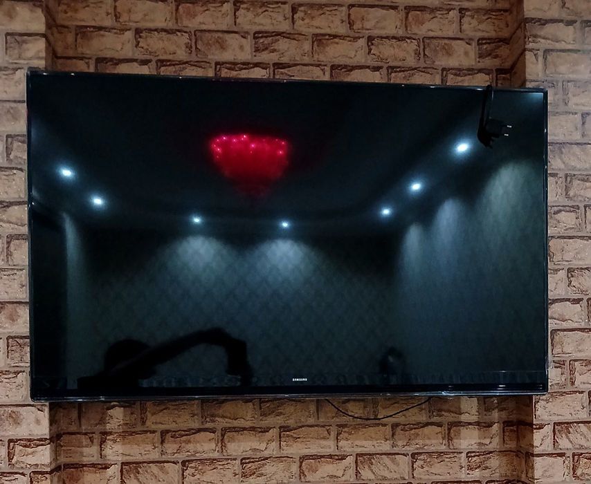 Samsung televizor 45 talik  sotiladi srochna